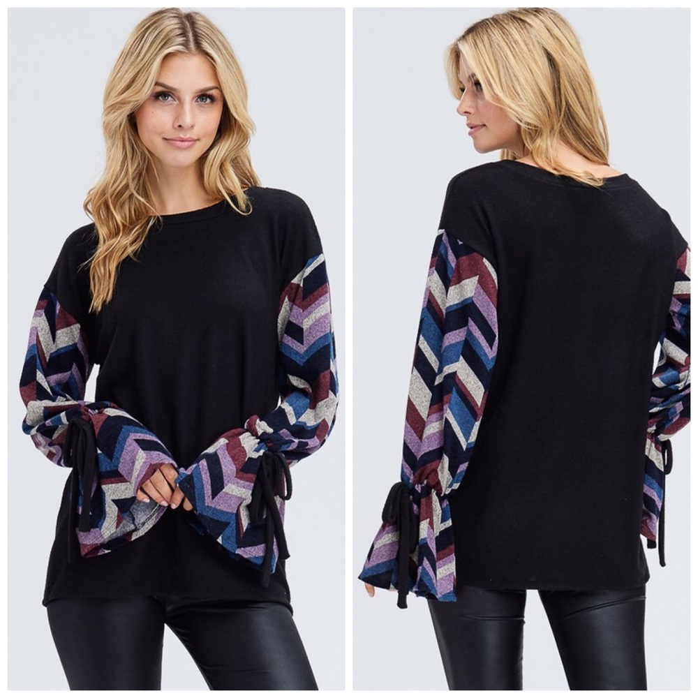 🛍LAST 2! ! Chevron Bell Sleeve Tie Top! - Picture 6 of 8